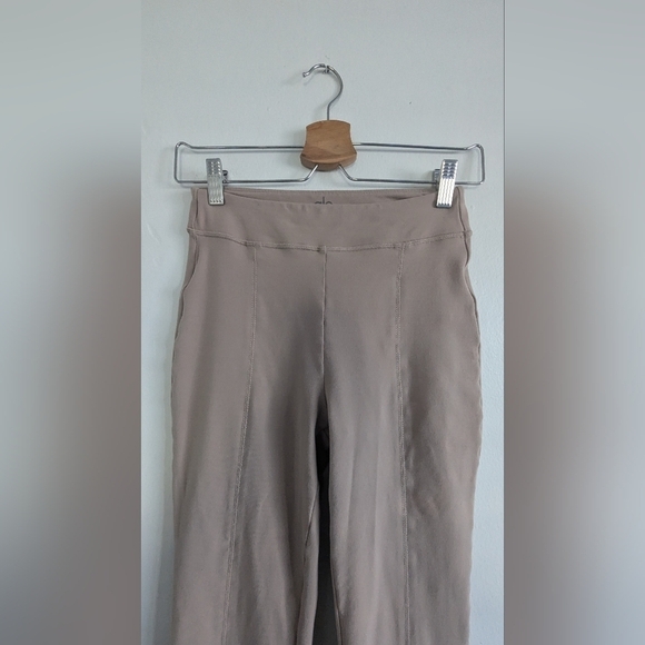 Alo Yoga Airbrush High Waist Flutter Leggings Taupe Size Small - Picture 5 of 8